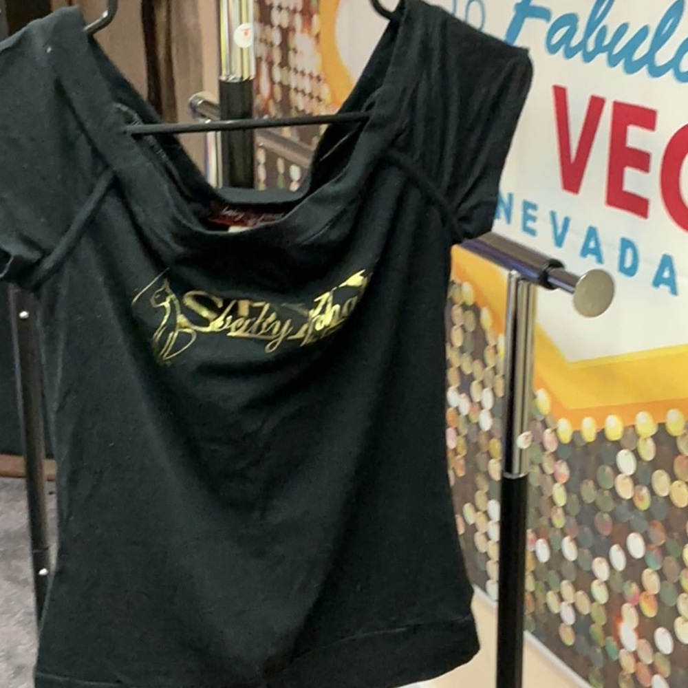 Black and Gold Fitted Graphic Short Sleeve Tee